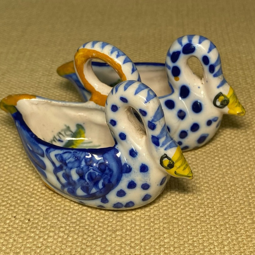 Vintage 1920’s Henriot Quimper France Double Swan Open Salt Dish.